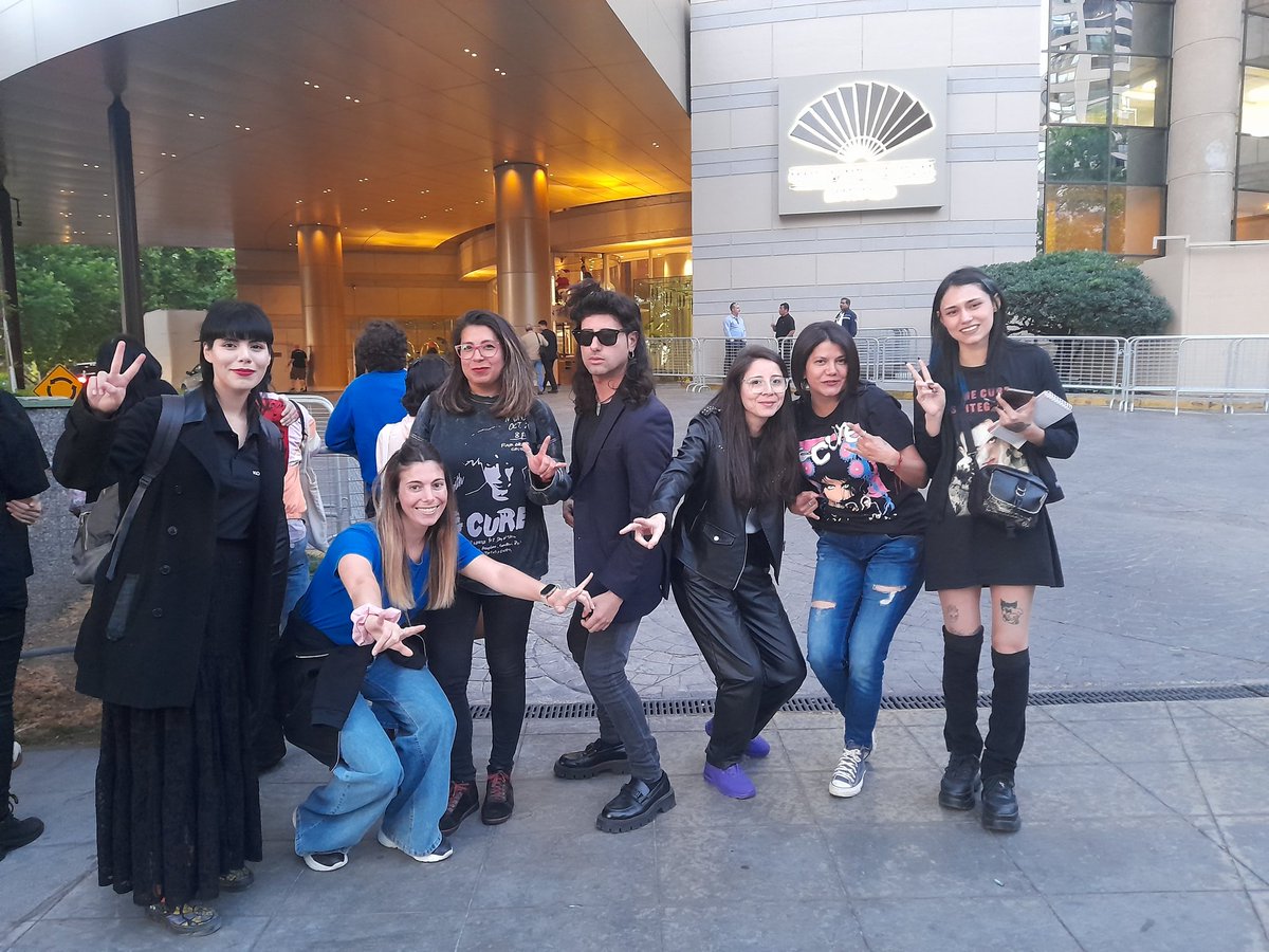 THECURECHILE ® tweet media