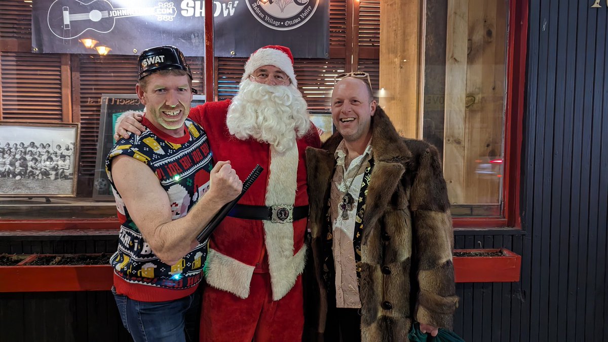 Santa Pub Crawl tweet media