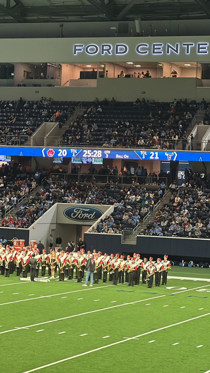 _Brandon_Atkins's tweet photo. Halftime… CHHs and EHS fighting it out for the pole position!!!  @CHPantherPride https://t.co/Y6W6TZ30AP