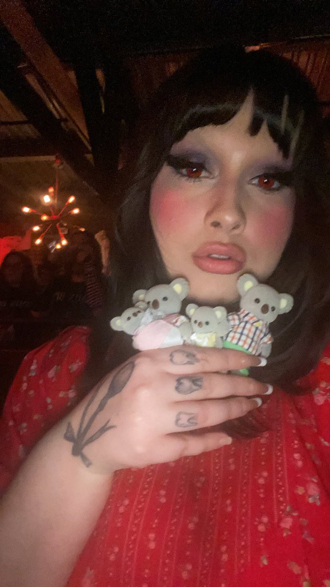 lucy loone tweet media