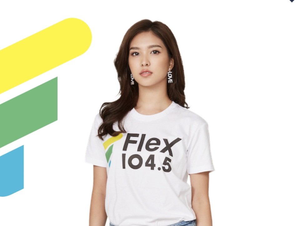 susupeh's tweet photo. มาฟังเพลงเพราะๆ กับ FJ สาวสวยมาดเท่ห์กันค่ะ #FJfernflex1045 #fernynop #FJFern #เฟิร์นนพจิรา https://t.co/Xiy92YdFQ4