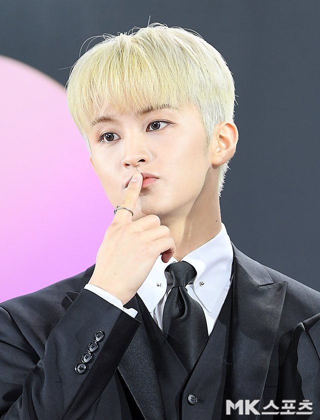 nctyzenbase's tweet photo. [PRESS 📸] 231202 #NCTDREAM at Red Carpet Melon Music Awards 2023 (MMA 2023) ✨💚

#MARK 🐯
#NCT @NCTsmtown_DREAM
@nctyzenbase @nctyzenbase_ https://t.co/L9zPF15TJw