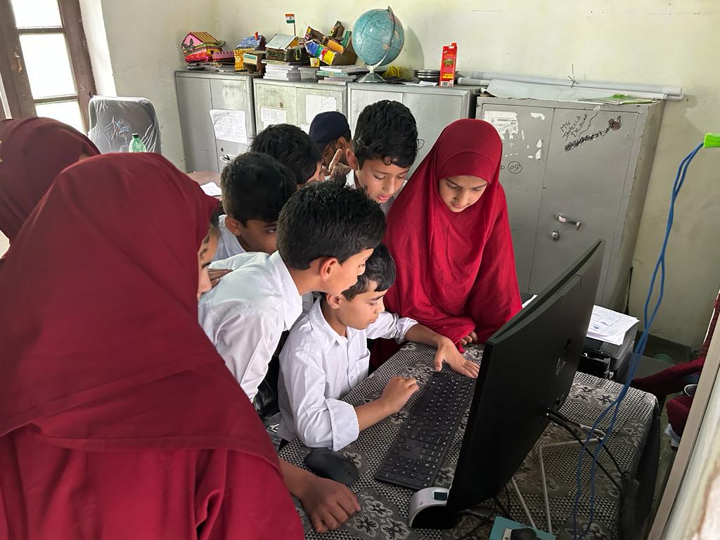David2098853075's tweet photo. #WomenComputerLiteracyDay
#LiteracyDay
#TechLiteracyWave
#KeyToTechWisdom https://t.co/IX8EhzFylI