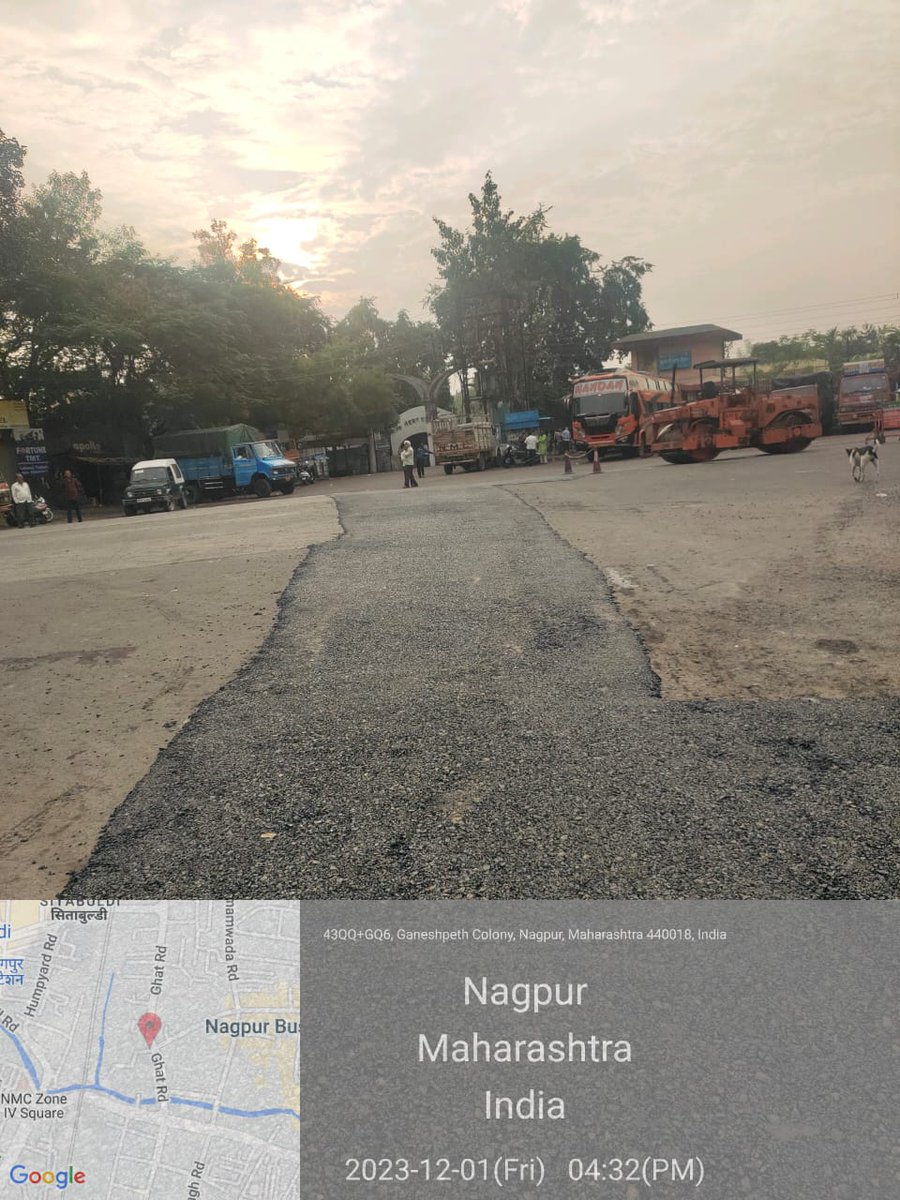 #NMCatWork Potholes and patches filled by NMC's Hot Mix Plant Department at different locations in Nagpur. 📍Mokshdham square #nmc #nagpur #roads #safety #citizens