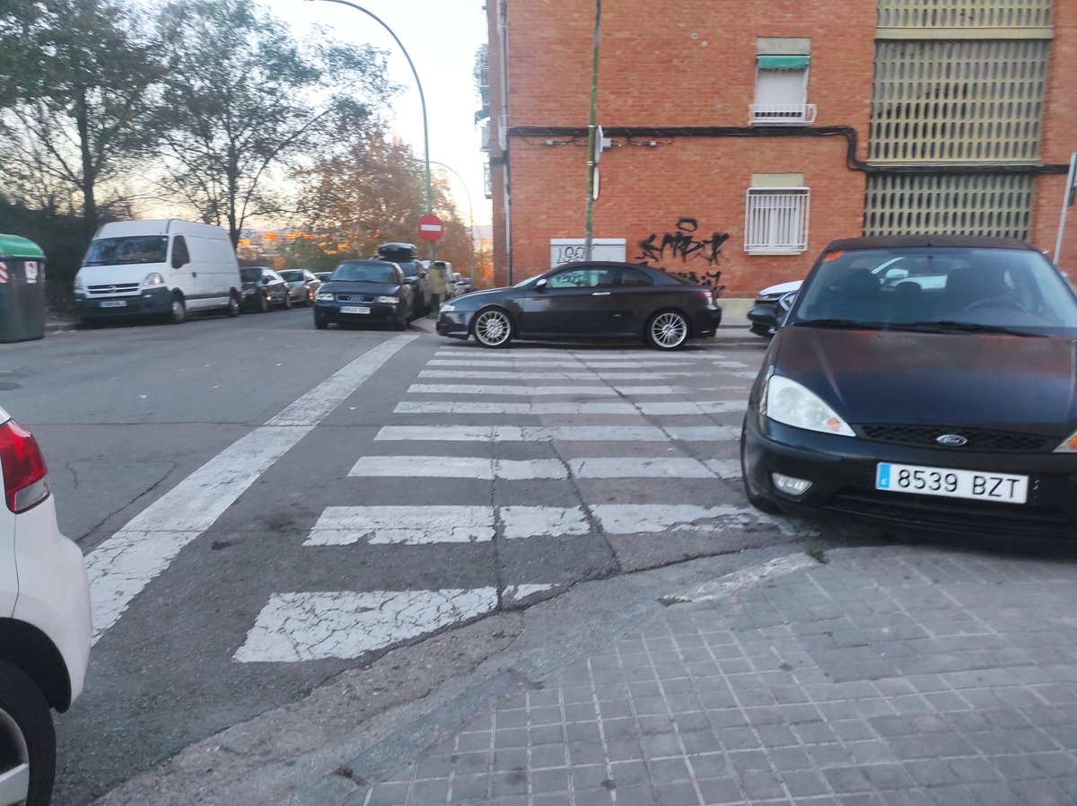 <a href="/Aj_Sabadell/">Ajuntament Sabadell</a> <a href="/PoliciaSabadell/">Policia Sabadell</a> <a href="/socmartafarres/">Marta Farrés/❤️</a> 13 dies i segueix igual per quan? Ah cert que no fareu re com sempre.@sindicasabadell @ciutadaniasbd <a href="/ElCriticSBD/">El Crític de Sabadell</a> <a href="/ElCriticSBD/">El Crític de Sabadell</a> <a href="/SabadellDe/">Solucions per Sabadell</a> <a href="/Xavistream/">Aturem l'Incivisme!! SBD</a> <a href="/discapacitatnet/">discapacitat.net</a> <a href="/DiariDiscapCat/">Diari de la DisCapacitat</a> <a href="/discapacitatPSC/">Discapacitat_PSC /❤️</a>