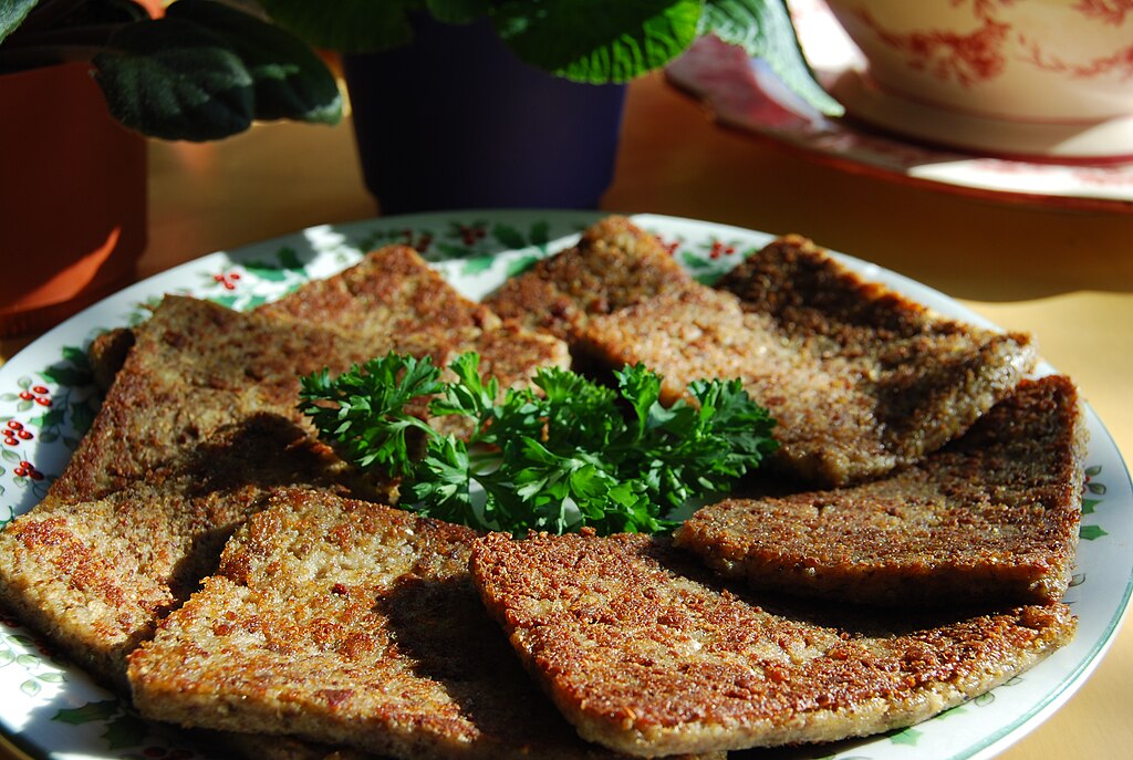 RegionalUSFood's tweet photo. Livermush (Western North Carolina) –– a meat product made from pig liver, pig head and cornmeal. By law in North Carolina, livermush must be at least 30% pork liver https://t.co/2KrtqGWoOQ