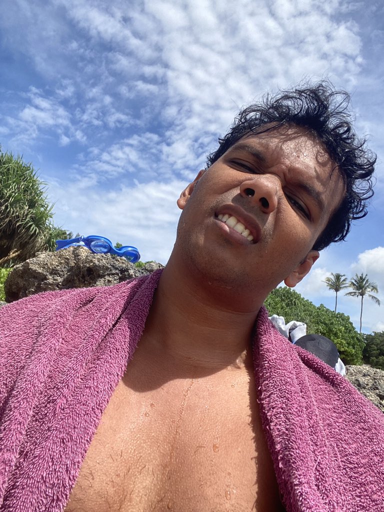 AshInura's tweet photo. Tryna thirst trap someone 😅
#beachlife #beachday #beachbum https://t.co/AxOGoXO3PC