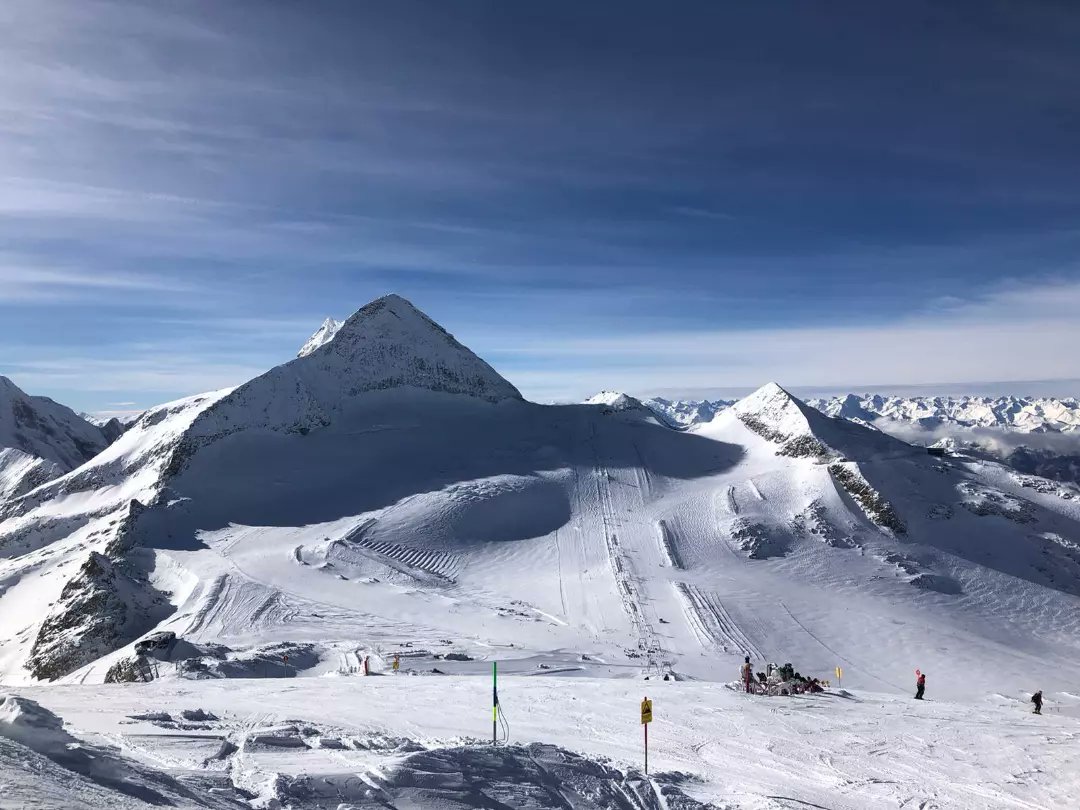 sciclubguastall's tweet image. 18/19 Novembre... Apertura di stagione in ghiacciaio ⛷️🏂
#sciclubguastalla
#hintertuxgletscher