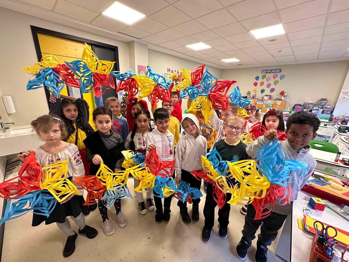 his_global's tweet photo. Our school marked #RomaniaDay yesterday in a celebratory manner, by wearing traditional clothes, designing flags, singing &amp; dancing. 💙💛❤️

We have 25 nationalities at @HIS_Moldova &amp; we celebrate them all in one special day. Guess when?
#nationalday #Romania https://t.co/pJjMjhorvQ