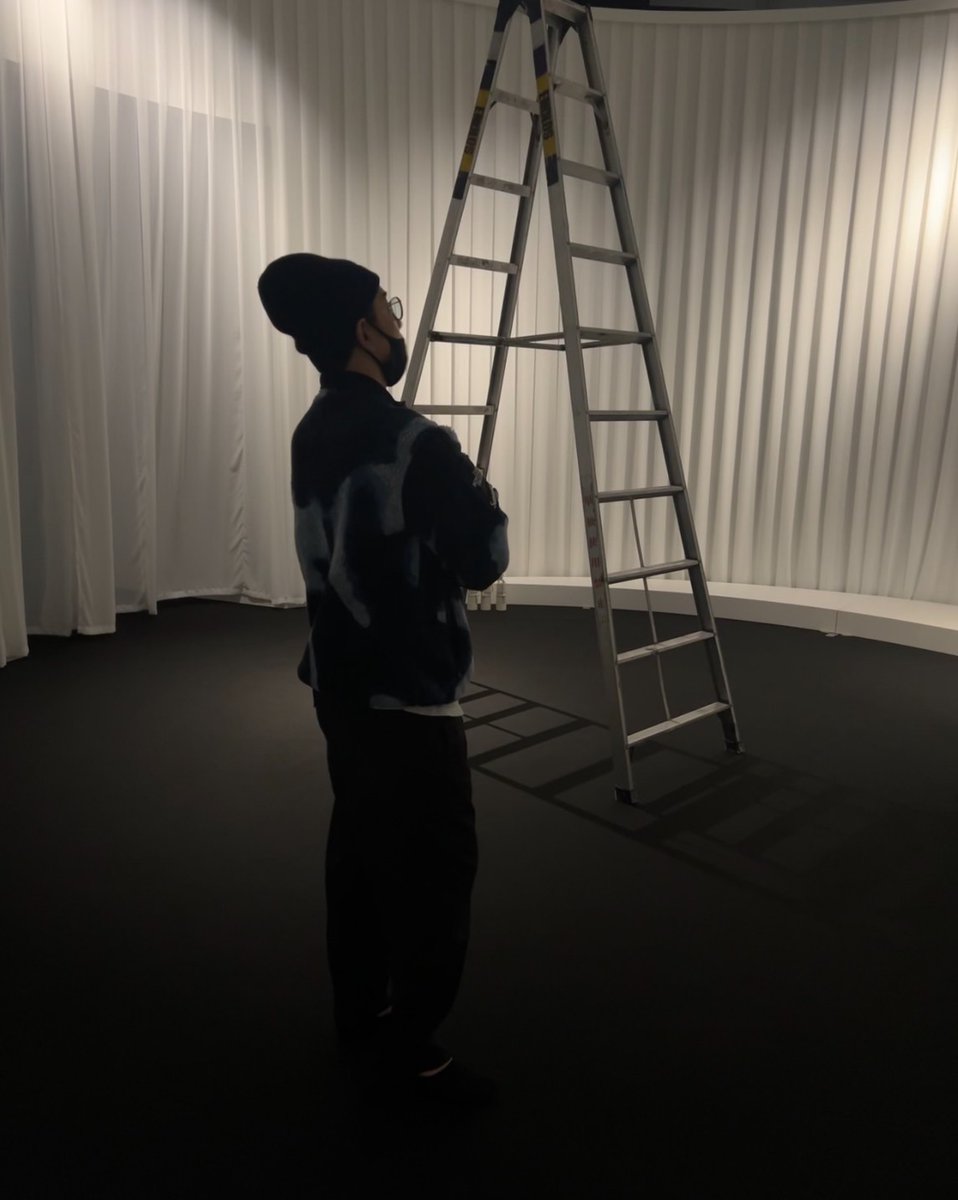 MJ_Perspective's tweet photo. どもども。松本潤です。
いよいよ展覧会が近づいてきました。
私は今日も会場でチェックしてます。。
間に合うのか💦
どうする松本！？

#松本潤展覧会 #PERSPECTIVE展
#松本潤PERSPECTIVE展 https://t.co/2ZNivd2oxM