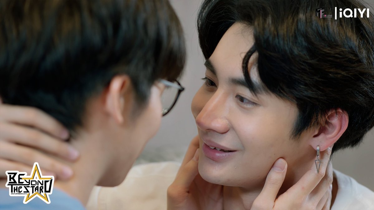 iQIYI_Thailand's tweet photo. คิดอะไรป่ะเนี่ยย ถึงกับเก็บไปนอนฝันเลย นะโม 
#beyondthestarEP4 

📍ทุกวันเสาร์ เวลา 23.45น.
💚ดูออนไลน์เวอร์ชัน UNCUT บนแอป #iQIYI เเละ เว็บ https://t.co/qsOnzr689F ที่เดียวเท่านั้น
https://t.co/JSV1k9d12l

#beyondthestarseries #เส้นทางรักพิชิตดวงดาว
#mflowentertainment https://t.co/WGF0dhTqRv