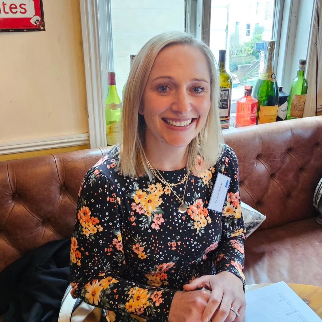 AngelaWard🖋 tweet media