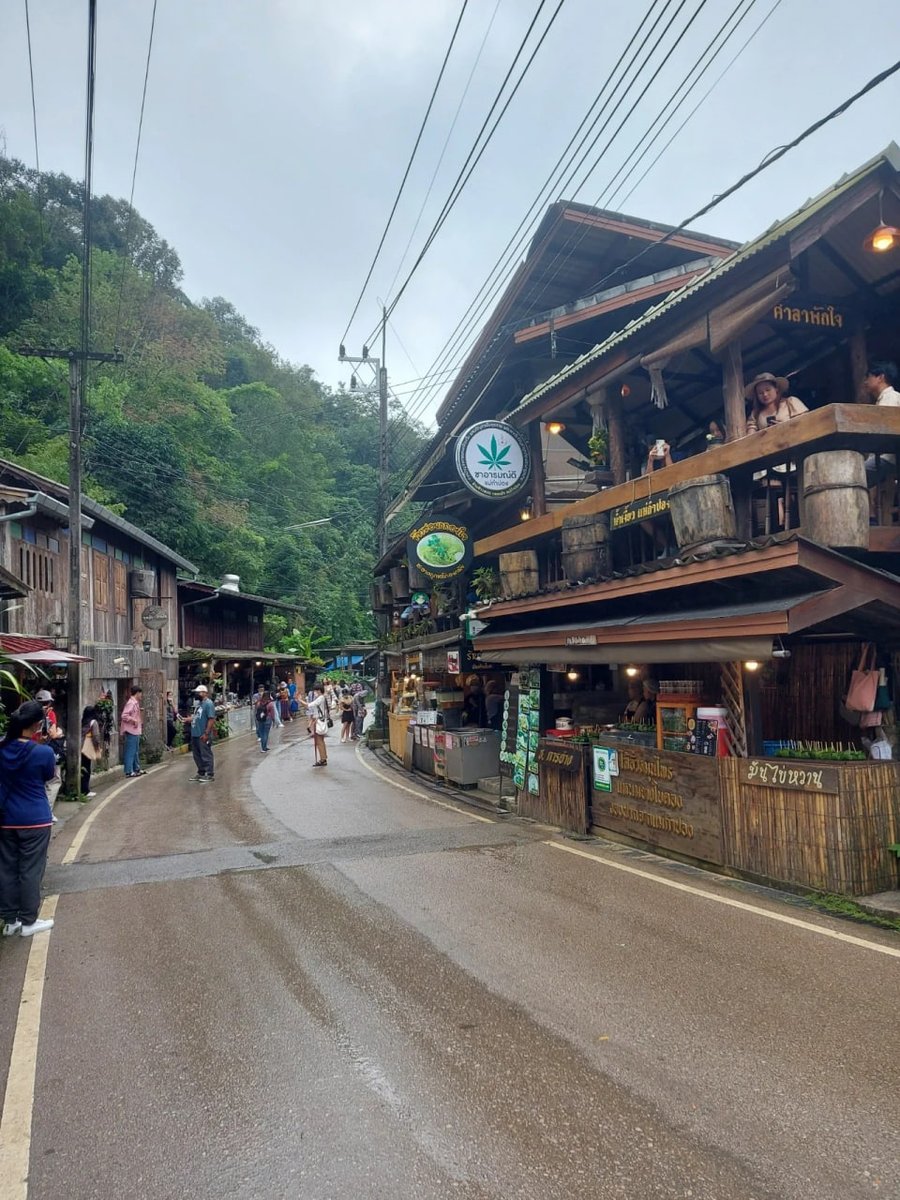 Midori613's tweet image. Atmosphere Of Mae Kampong Village,Chiang Mai,Thailand😍