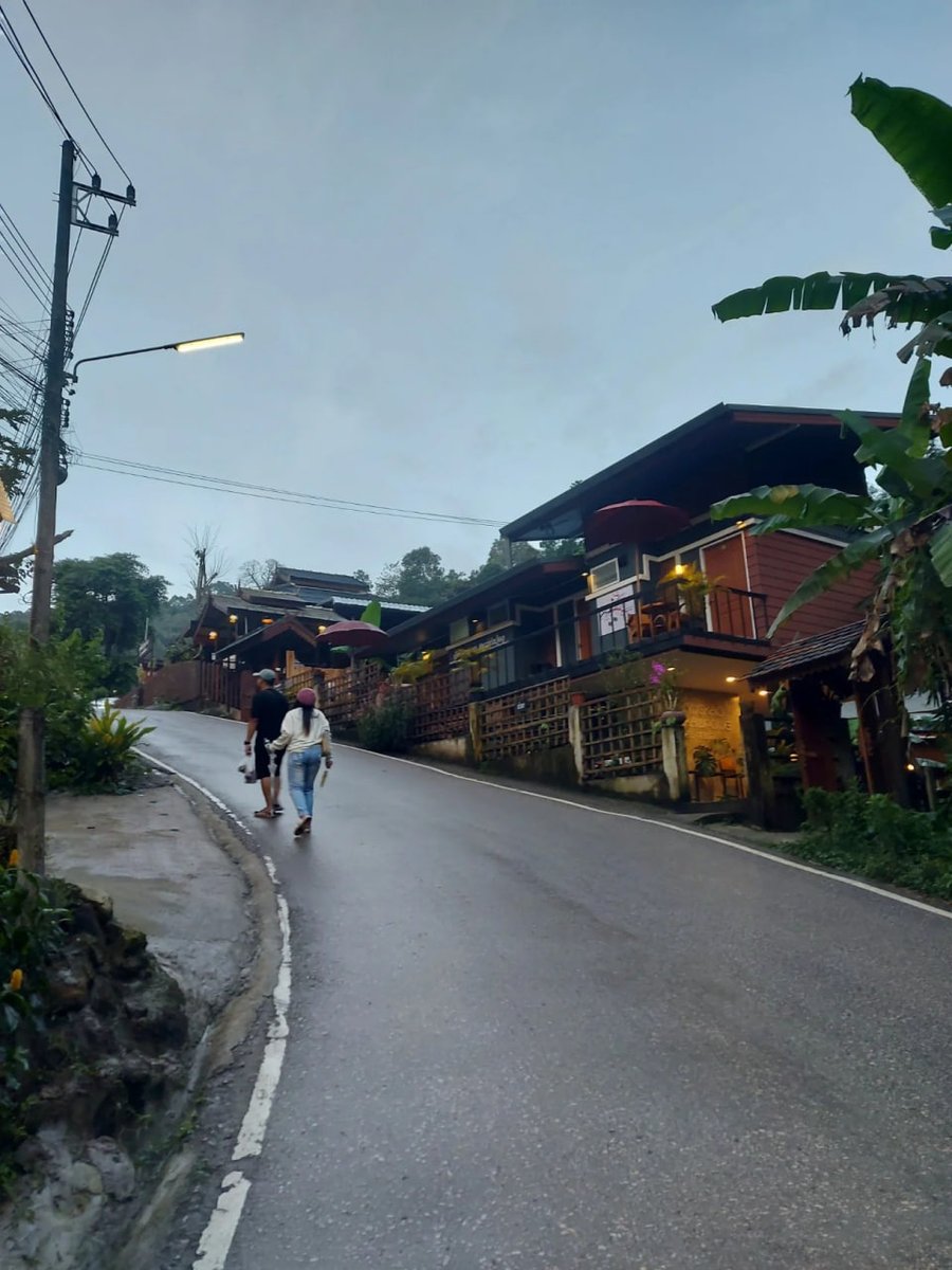 Midori613's tweet image. Atmosphere Of Mae Kampong Village,Chiang Mai,Thailand😍