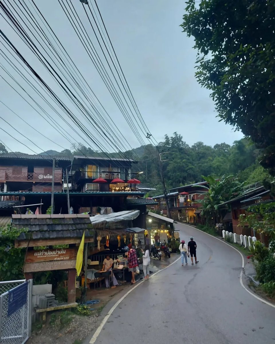 Midori613's tweet image. Atmosphere Of Mae Kampong Village,Chiang Mai,Thailand😍