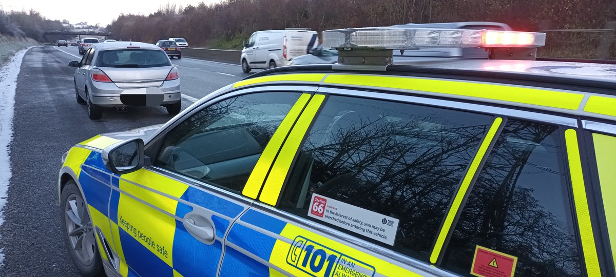 Whilst on patrol, #EDRPU officers spotted this vehicle noting that the MOT had expired in May 2023. Several serious mechanical defects were detected. The vehicle was prohibited and the driver will be reported for these offences. #CheckYourDocuments #MaintainYourVehicle