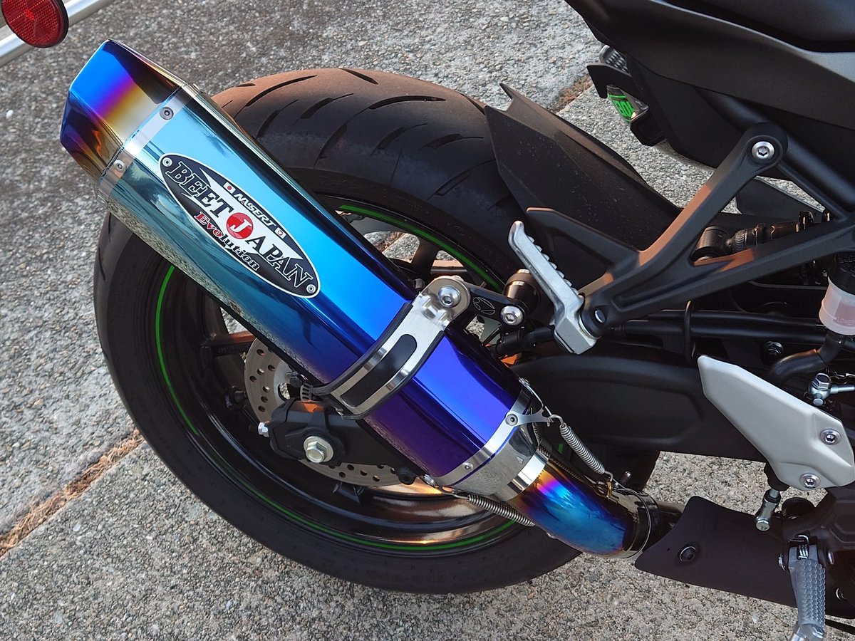 カワサキ スリップオンマフラー BEET ZX4R BEET JAPANがZX-4R用