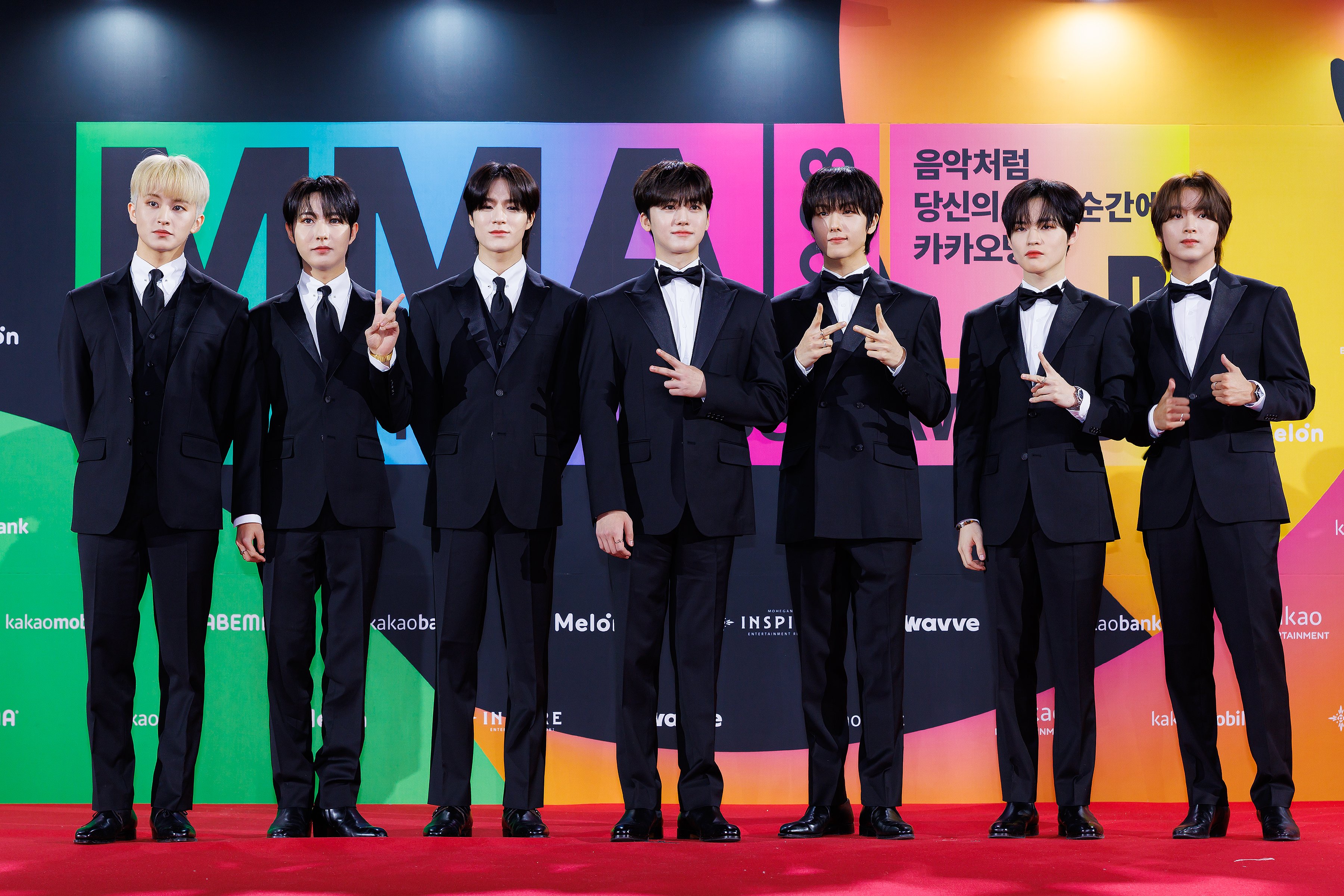 GAU9X02awAAaktD?format=jpg&name=4096x4096