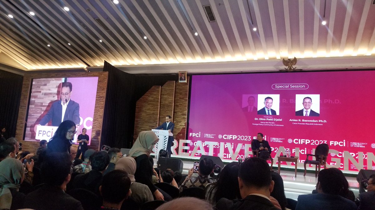 2024 residential candidate Anies Baswedan responded to <a href="/fpcindo/">FPCI</a> challenge to talk about foreign policy. Ganjar Pranowo is scheduled to speak later. Prabowo Subianto hasn't  responded #CIFP2023