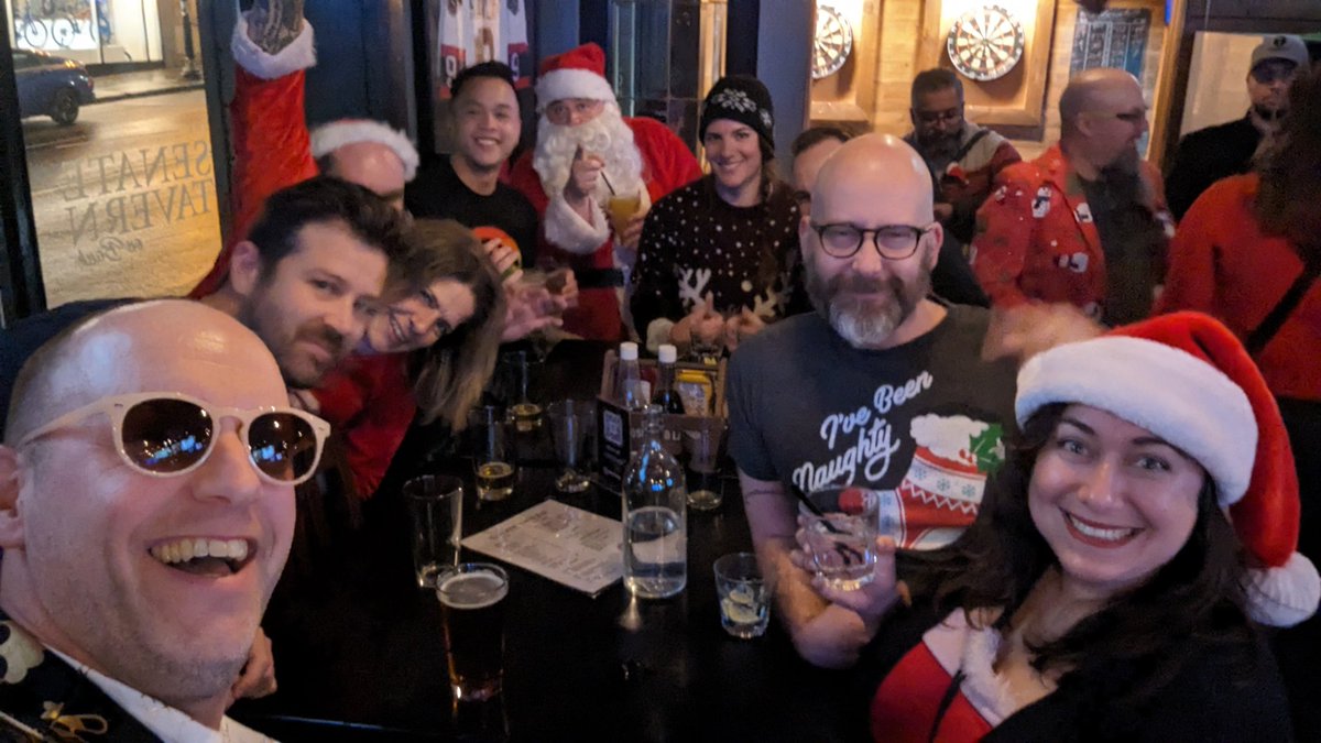 Santa Pub Crawl tweet media