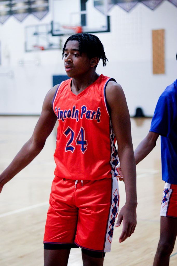 Lincoln_Park_BB's tweet photo. Boys win over Redford Union 64-62 in OT!

Sean Bailey (@IllSean24Ill ) 27pts 15rebs 

Zahir Haqq (@ZahirHaqq )14pts 

Omari Harvey (@HarveyOmari1 ) 12pts https://t.co/bp2CyXDX9y