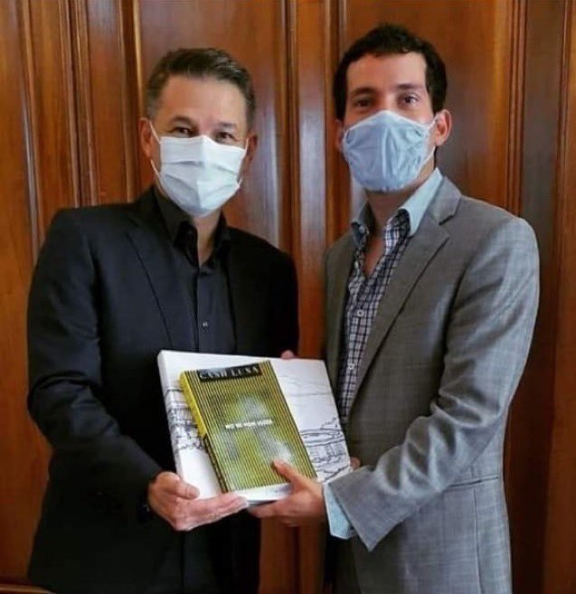 jczamora's tweet photo. 📸: Álbum familiar — @PastorCashLuna  y Miguel Martínez. 

Hoy Martínez fue sancionado con la ley Magnitsky: https://t.co/3kmRgc4pPP 

Más sobre @PastorCashLuna y @CasaDeDios: Los magnates de Dios: el lado oscuro de la Casa de Dios https://t.co/G5UmD3rBuo https://t.co/IlTCccXfRZ
