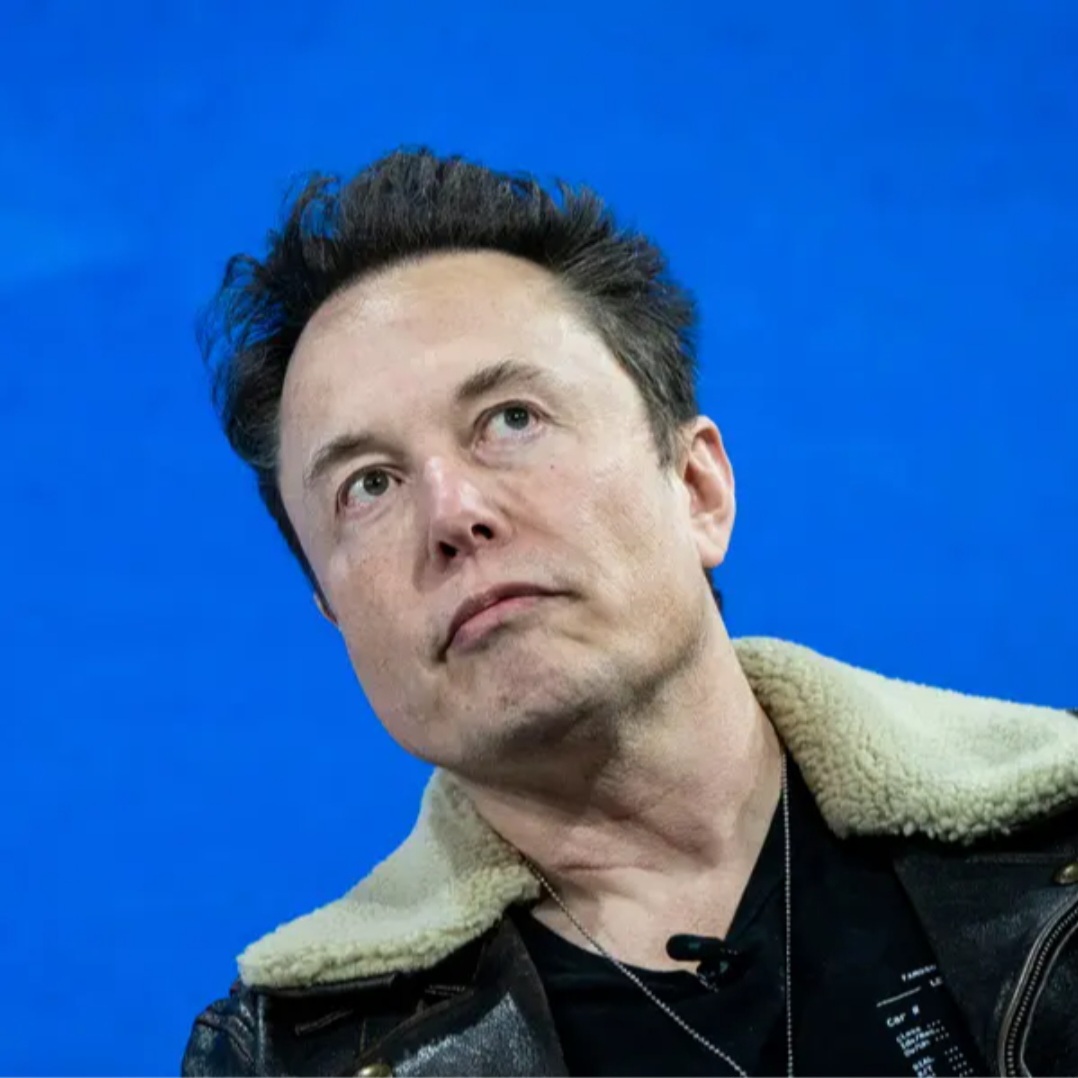 lucifervndrss's tweet photo. Why does @elonmusk look like he is leaving napolean and kip with uncle rico so he and their aunt can go on a date to the dunes with some friends https://t.co/OLwJjofaRg