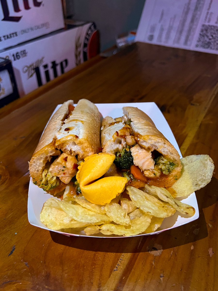 ansel_sadams's tweet photo. 🚨 🚨 🚨 I N T R O D U C I N G 🚨 🚨 🚨 
                        The General Gut 
💣 💣 💣 💣 💣 💣 💣 💣 💣 💣 💣 💣 

Grilled Chicken w/ Chopped Broccoli, Onions &amp; Carrots Smothered In General Tso’s Sauce Served On A Cacia's Roll *comes with chips too ya hungry little bastards* https://t.co/TpZXfz9gdg