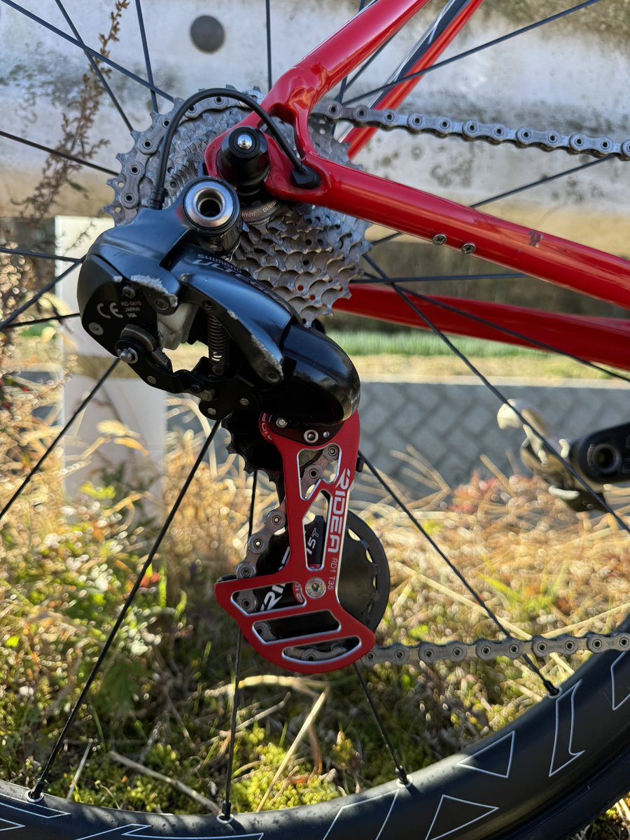 HIRO32CC's tweet photo. 6年前にフレーム購入して自分で組み立てたTime。フロントギアの変速がおかしくなっていたので、backyardIKEDAでフルメンテナンスしてもらいました。
ついでに眠っていたビックプーリーも装着。
すごく気持ちよく走れます。
#timebike https://t.co/hnTbnXXzow