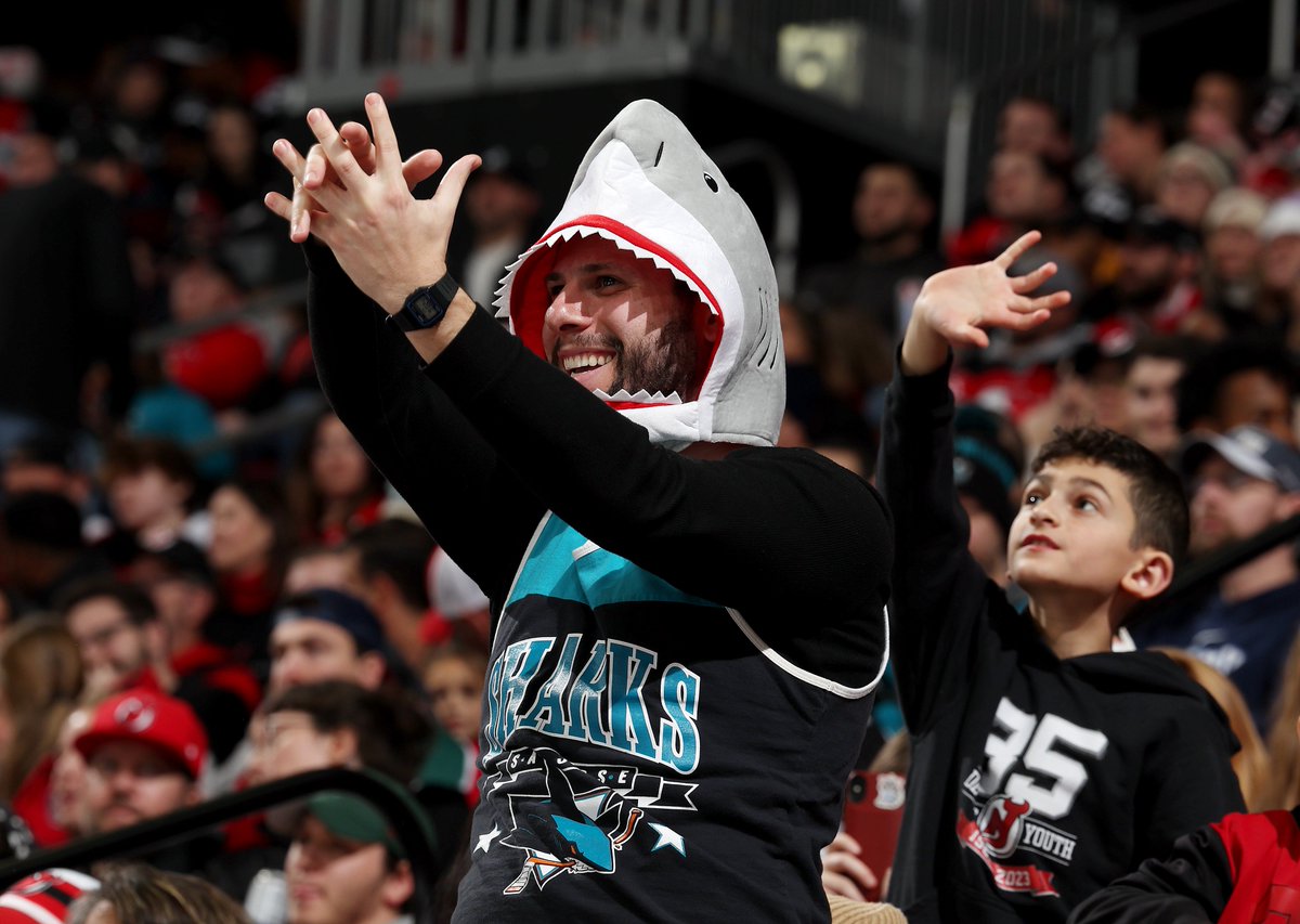 SanJoseSharks's tweet photo. Dear Sharks Fans ,

Can you do your thing and help us find this guy? 

✨He gets it✨

tysm,
Admin https://t.co/iSIuNK1vHD