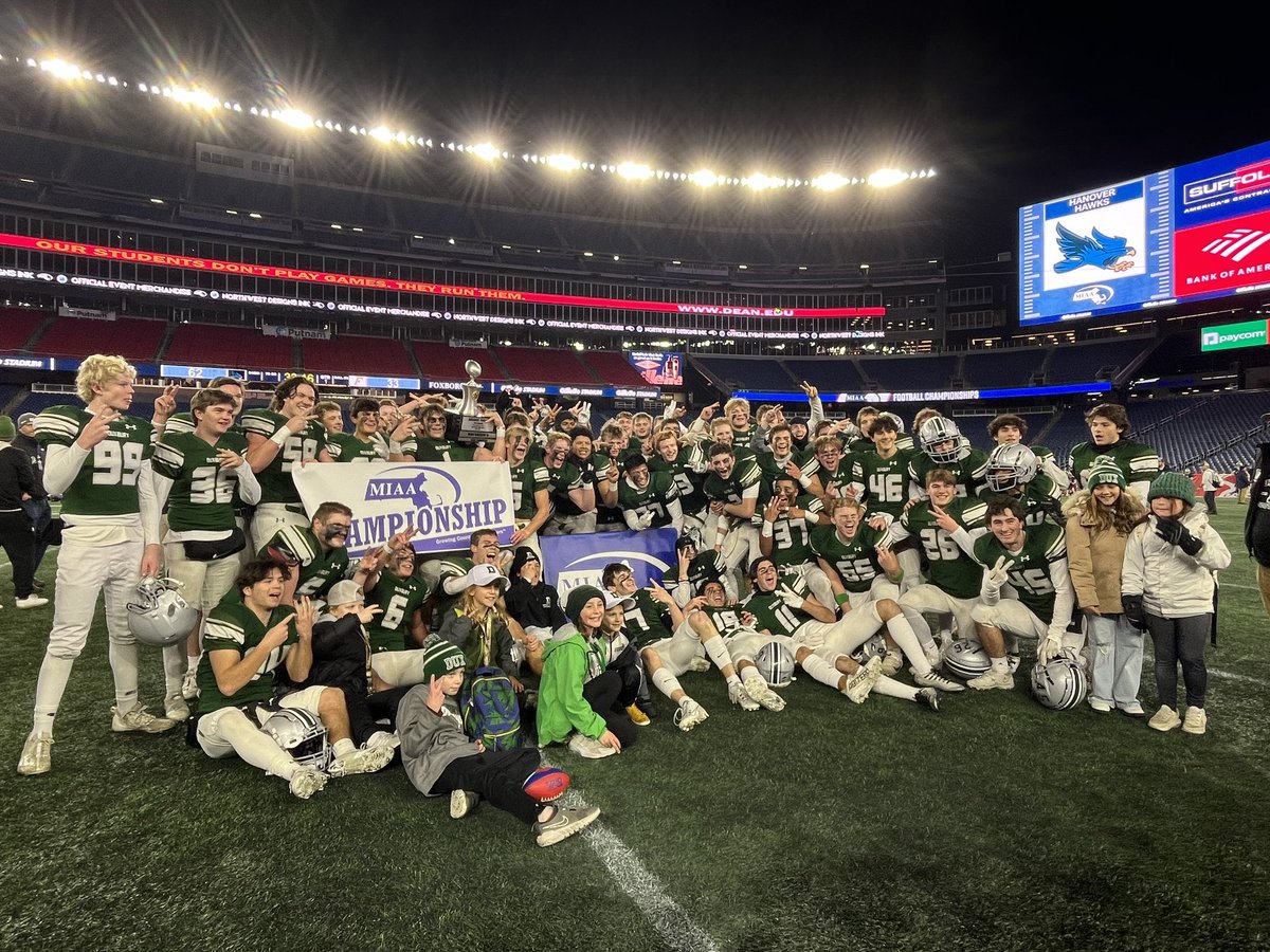 DDFandC's tweet image. Congratulations @DuxHSFootball Players &amp;amp; Coaches! 2023 State Champions!  This team refused to be denied of their goal! Very impressive season with great support from @DragonsLairSSC @hydeparktim @DuxHSAthletics @duxburycheer