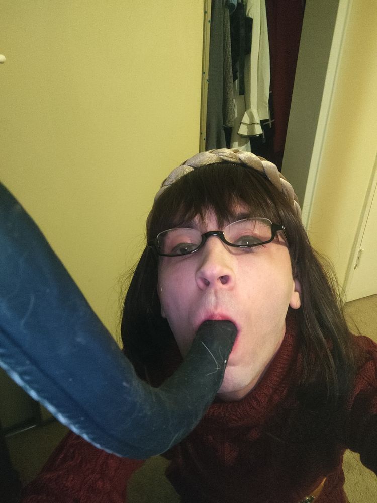 MissRiclosus's tweet photo. alright well maybe if the nice list doesnt work out i can at least make it to the naughty one with all the fun toys that entails #feminization #sissification #crossdressing #sissy #cd #crossdress #crossdresser #outfit #dressup #lingerie #monsterdildo #fantasydildo #tentacle https://t.co/fBpXEhbfjR