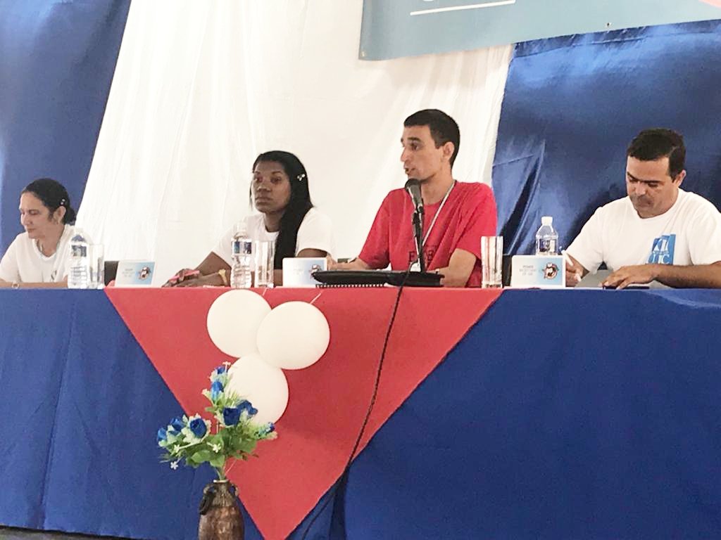 DrArleySilva's tweet photo. #Queremos una #juventud que #piense,#revolucionaria que aprenda por si misma,una juventud que #desarrolle su #pensamiento.Con esta coherencia fueron evaluados temas de interés hoy en el #BalanceJuvenil XII congreso en #Jovellanos.Aqui participamos
#Ratificada su 1era Secretaria. https://t.co/FmksKvQOz7
