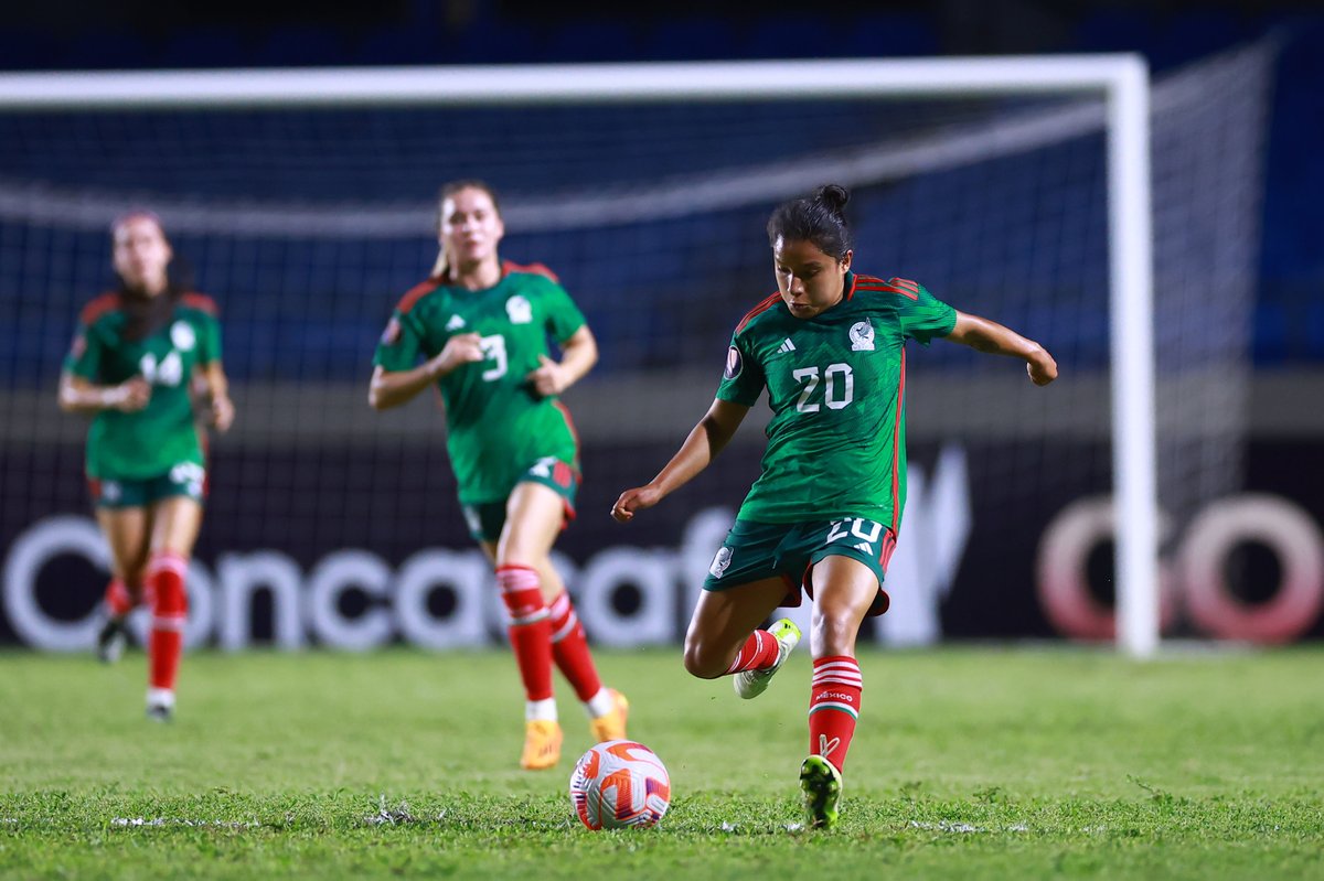 #Women | The one with the @GoldCup W qualification! 📸🇲🇽🎟️ Great job, team. On Tuesday we have another important match to win. 👊🏼⚽️ #PasosDeOro #TuCanchaLaEligesTú