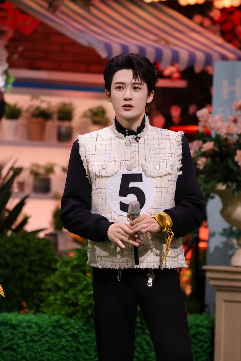 🐇你好星期六
久々のご出演！！
王子感のある黒衣装可愛いー🙈
Others photo
weibo.com/3606929931/497…
#檀健次 #TanJianci