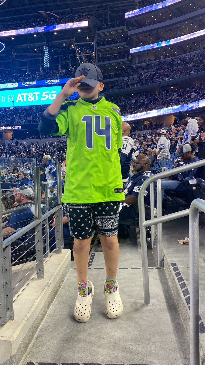 Jlowrey31's tweet photo. #SEAvsDAL https://t.co/gPkANlPyoh