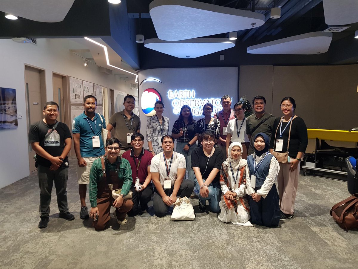 EOS_SG's tweet photo. An exciting day of field trips during the #APRUMultiHazards2023 Symposium! Participants learned about the work of #EOSsg, and gained valuable insights into biodiversity and sustainable development in Singapore. #NTUsg https://t.co/tEaeNKrQ8F