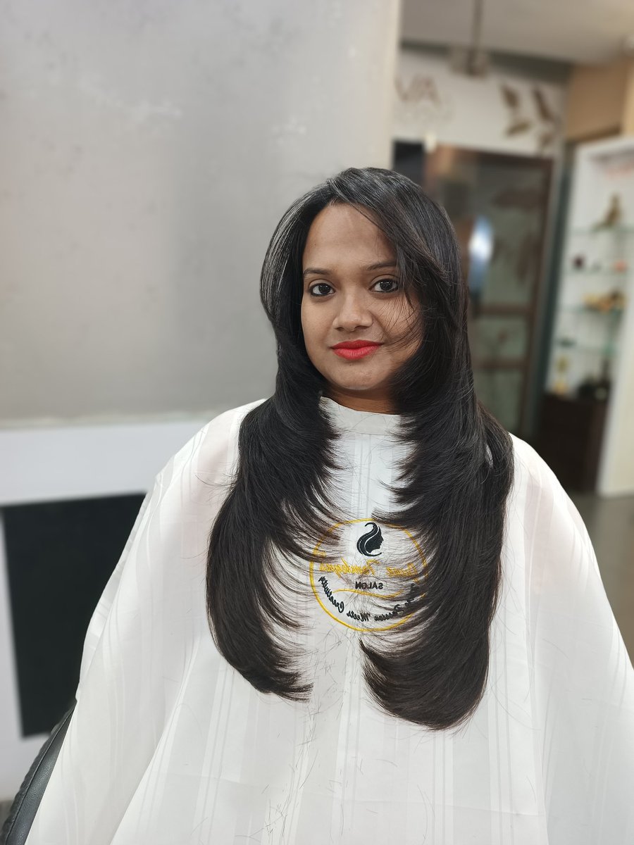 CornerPriscilla's tweet photo. Pronounced C layers are accentuated by deep point cutting. Cut and styling by @priscilla_corner

#hairbypriscillacorner #layers #balayagehair  #makeitsimple #hairdesign #bestcolorist #keratintreatment #hair #behindthechair #hairstyle #haircut https://t.co/P3Uw5bywuM