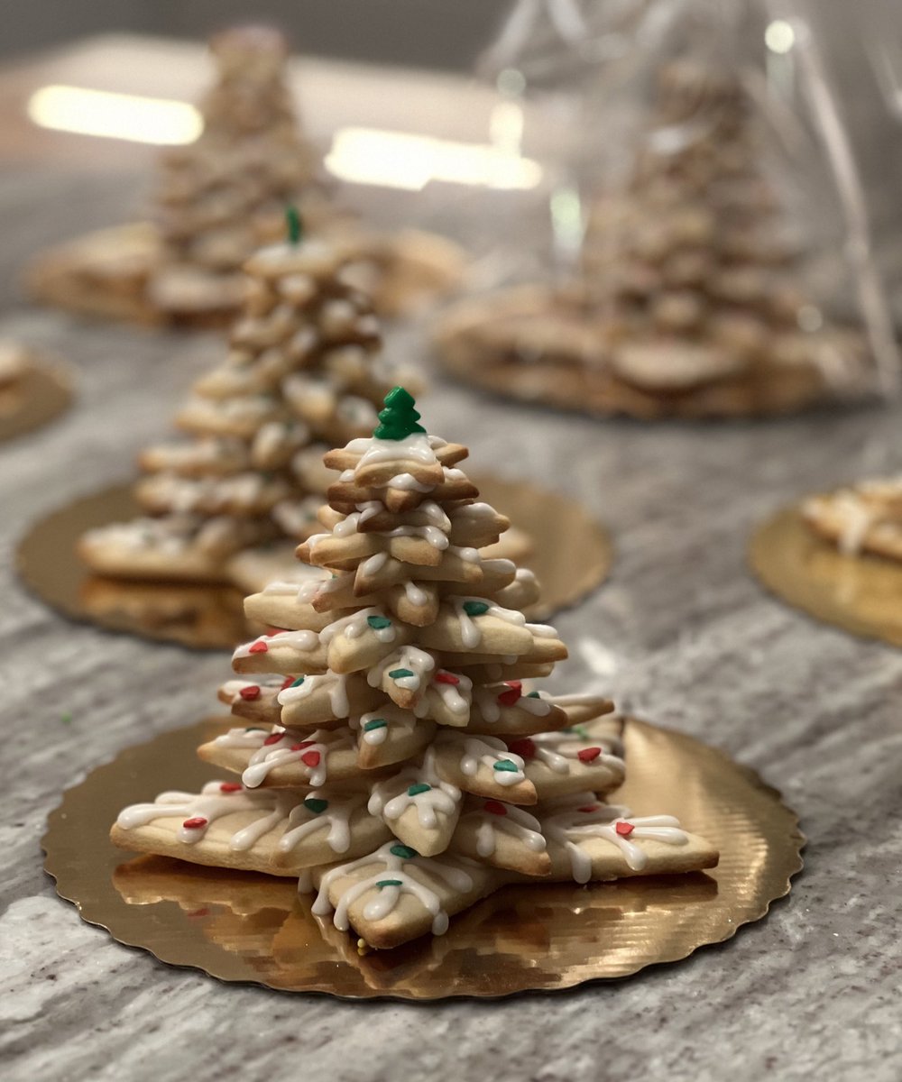 TheWerlinger4's tweet photo. Cookie Bake 2023 preparations. Cookie Trees this year! https://t.co/457ojVBYvS