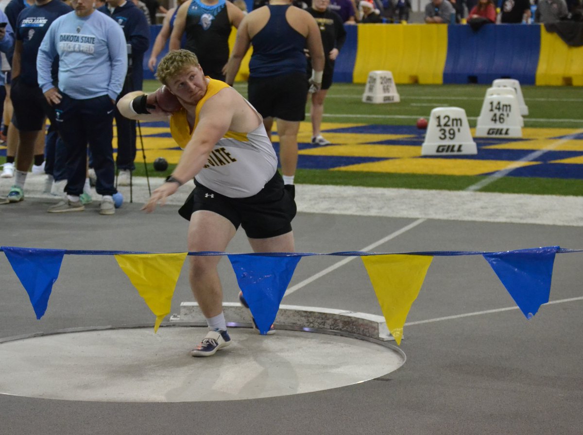 Elge sets new school record in shot put, Kneifl hits NCAA provisional mark in high jump for <a href="/WSCXCTF/">Wayne State College Cross Country/Track & Field</a> men at SDSU Holiday Invite.
wscwildcats.com/news/2023/12/1…