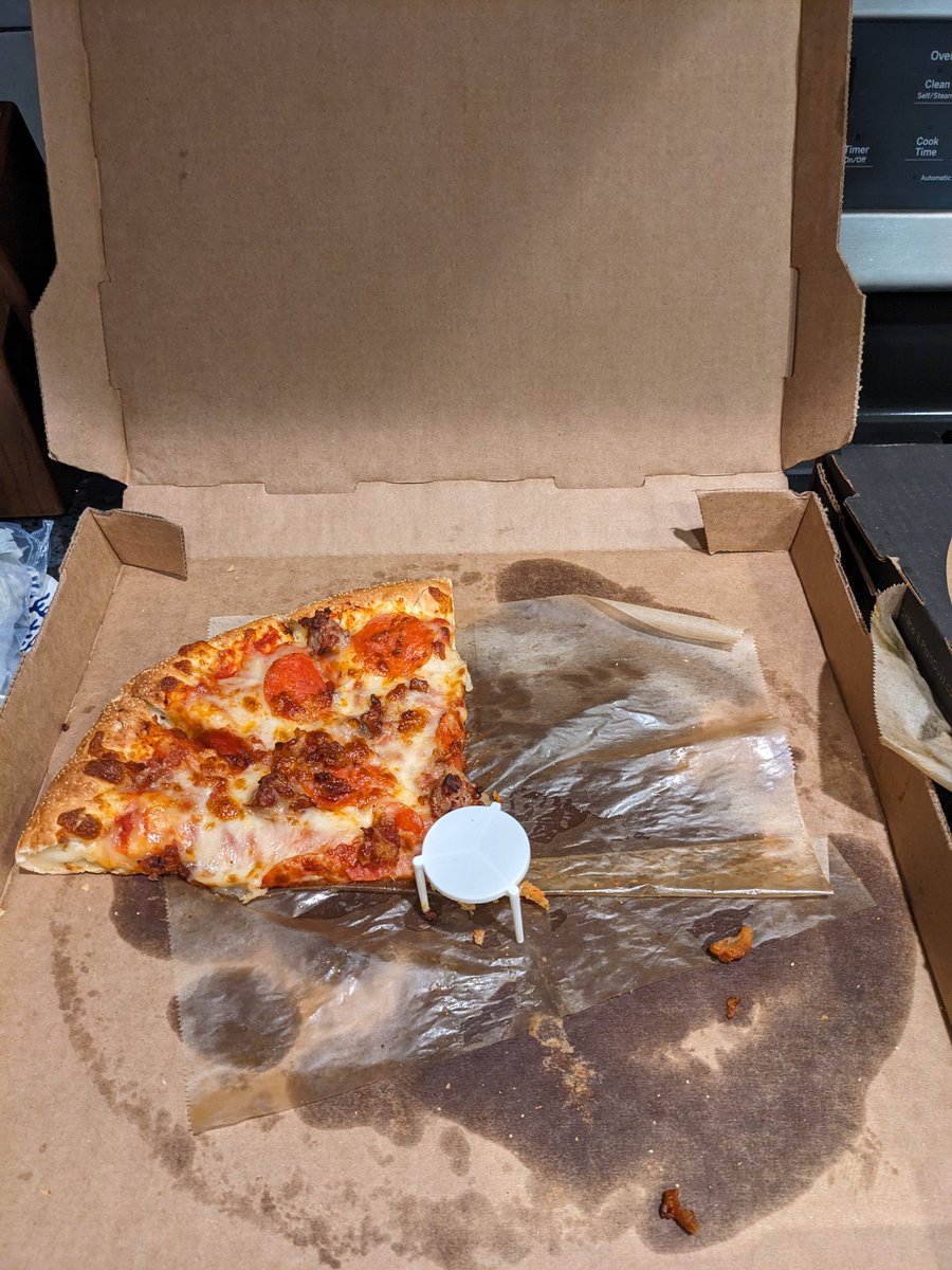 _JohnHammond's tweet photo. @brysonbort @its_a_lisa @apporima @calebjstewart @kaitlyn_devalk Happy Za Day-- I forgot to take the picture before I ate it.
Miss you all.
#deliverychef https://t.co/OIUeDkcmfX