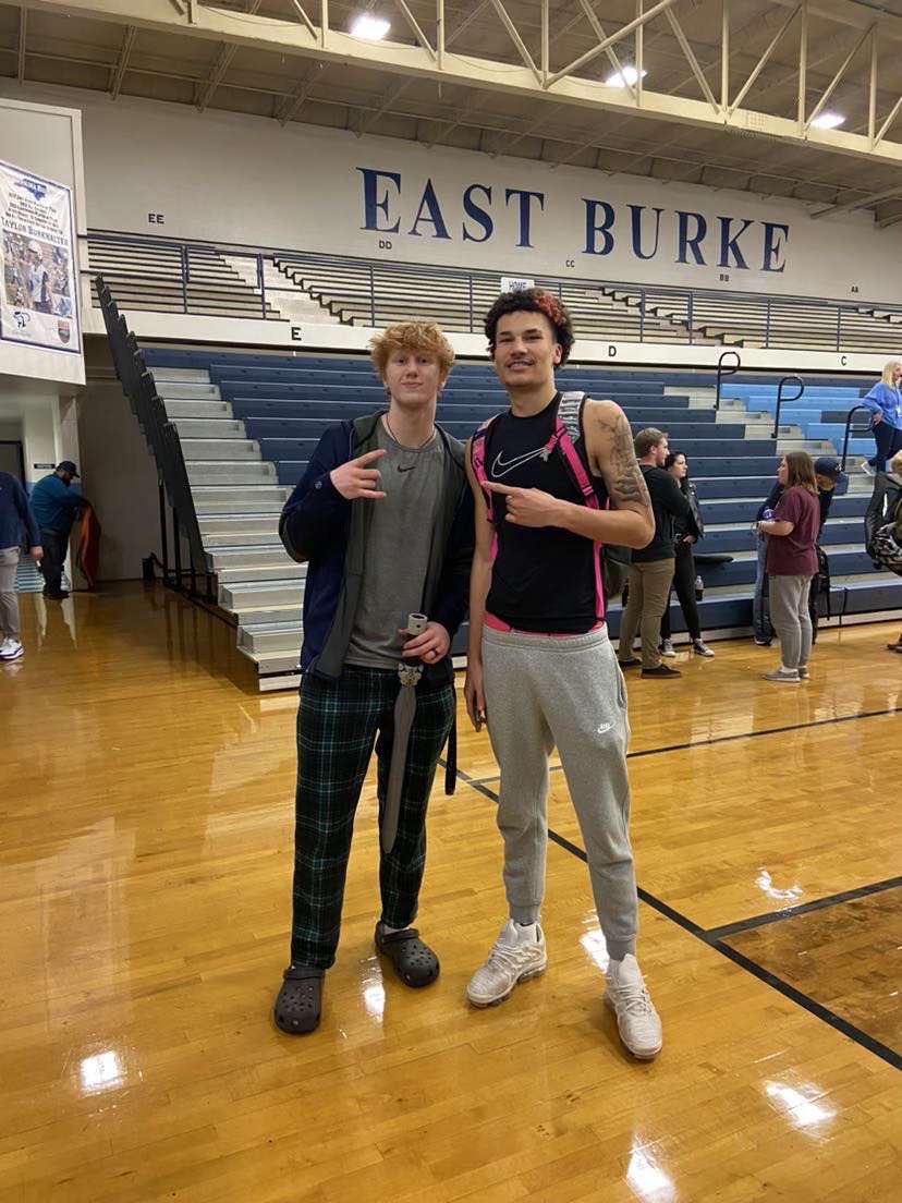 Tough loss tonight, but very pleased with our team effort and how hard we fought, super excited for the rest of this season! Big shoutout to @BargerShook48, battled all night with him kids a dawg! @DraughnHoops