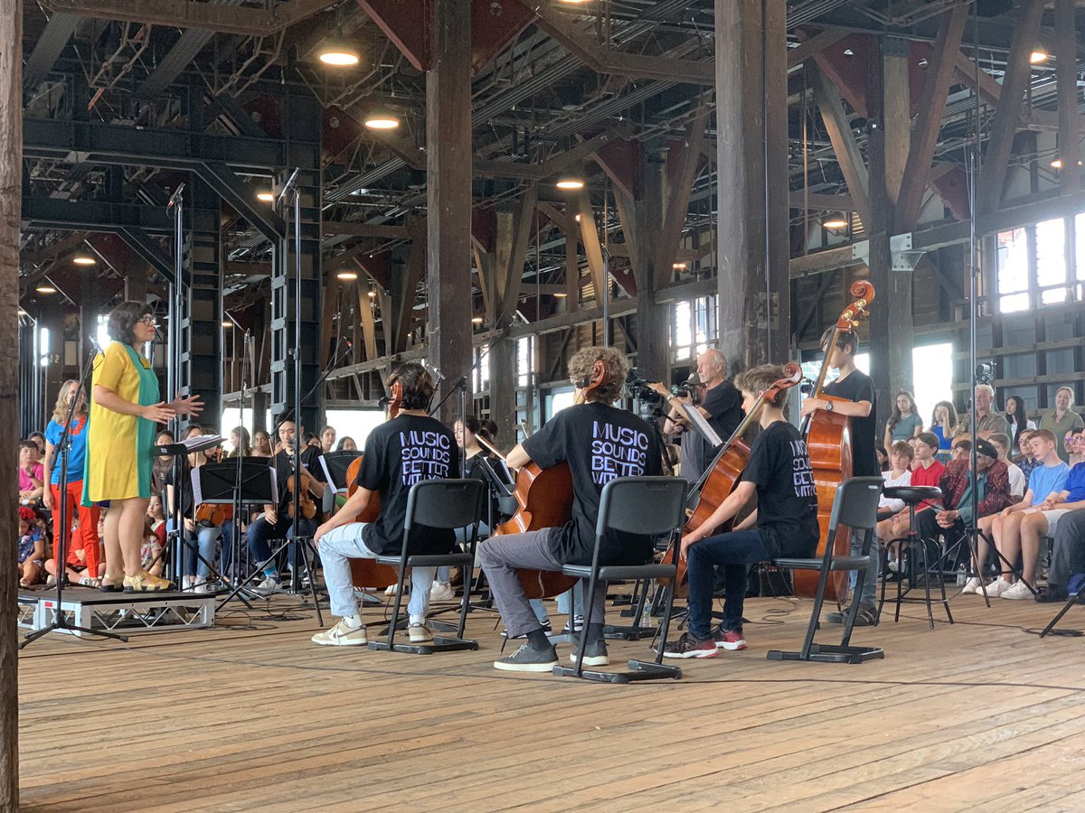 NicSeton's tweet photo. Wow.

As the UN Climate Talks kick off, I’m watching hundreds of musicians and singers of all ages create incredible song of hope “for all Earthkind” #4allEK 

I’m here to invite all to get active on climate. The 12million parents around Australia have to hear this. https://t.co/4WbtAAxWYp