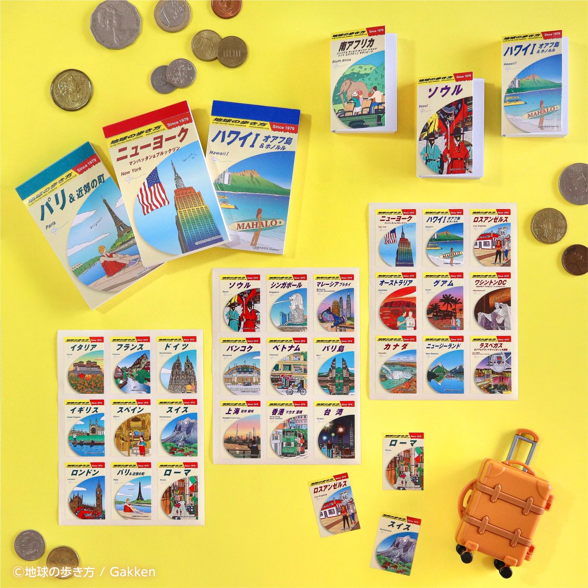 arukikata_book's tweet photo. 旅に役立つ「地球の歩き方」の雑貨が全国の100円ショップで発売となりました🎉
ボタンクリアケース、ジッパー袋、メモ帳、シールなど、おなじみの表紙デザインが旅心をくすぐります💕
「こんな風に使ってみたよ〜」「ここで見つけたよ〜」の投稿もお待ちしております❗️ https://t.co/FNopHS8zFO