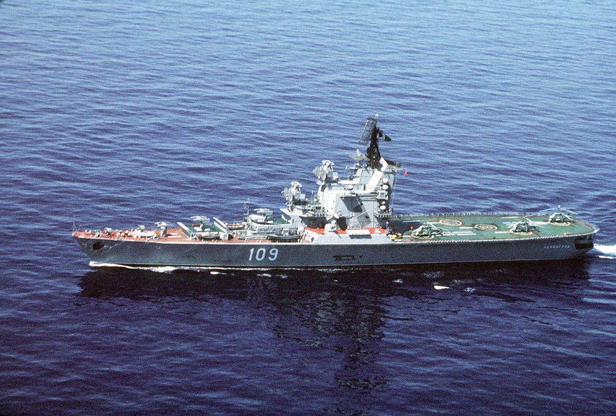 thazcvp's tweet photo. @ModernWarships Moskva-class helicopter carrier 🇷🇺
(T2) https://t.co/H5vh9Rs0io