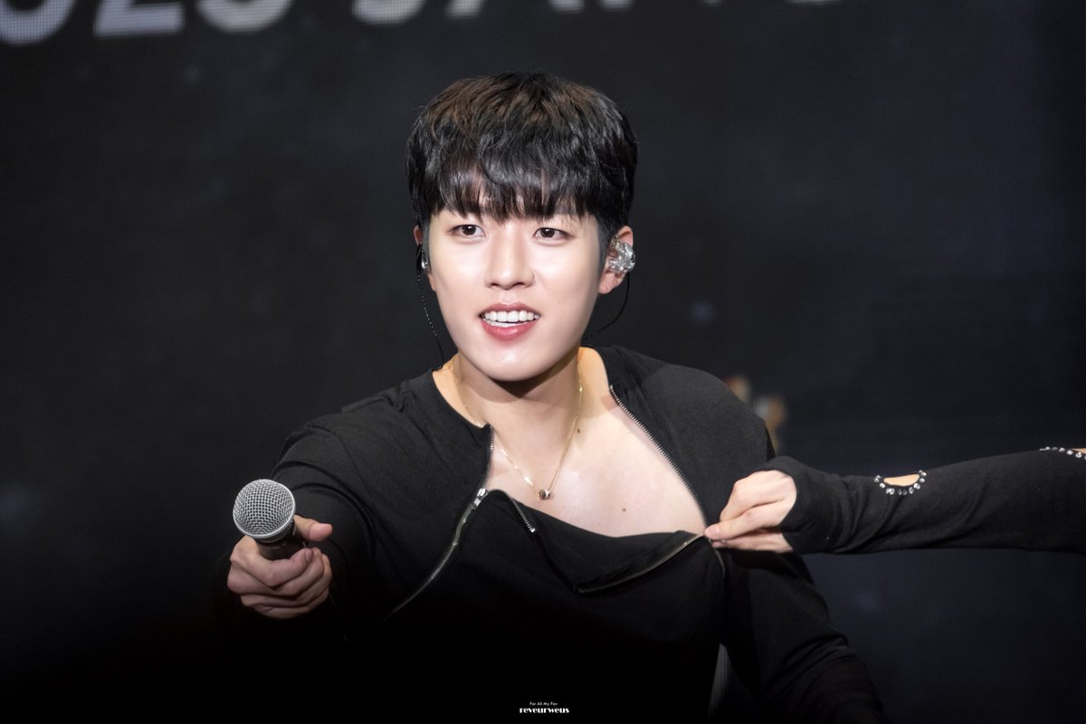 reveurweus's tweet photo. 231130  <WORKCATION> in HK

#인피니트 #이성열 #李成烈
#INFINITE #SungYeol #WORKCATION_HK https://t.co/7K19iGAb55