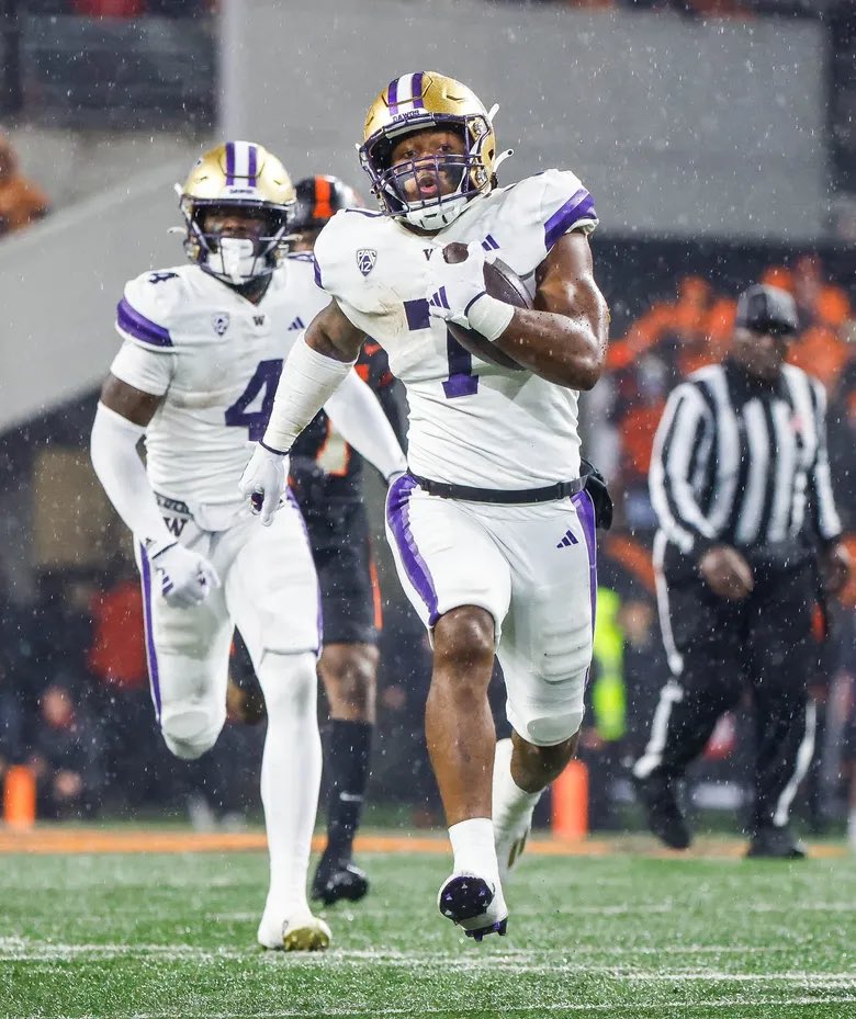 “Oregon wins the eye test. They’re a top 3 team.” 

“Washington hasn’t won a game by more than 10 points since Week 4” 

10.5 point DAWGS….

The DAWGS get it done though 🤒

13-0.