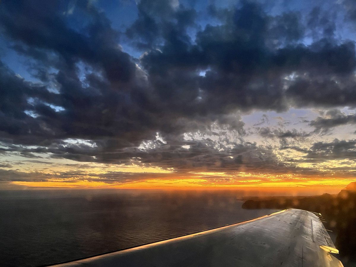 __jir's tweet photo. Kauai to Oahu #islandhopping ✈️ https://t.co/27GF2OspK1
