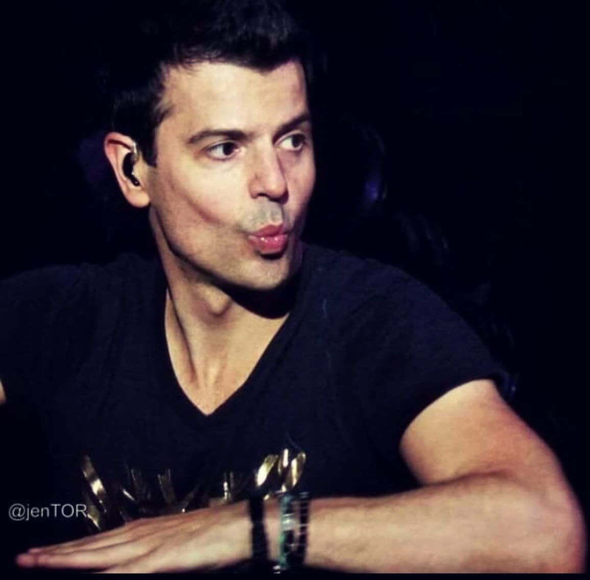 NordstromSheryl's tweet image. It’s Friday Knight and I’m feeling alright! 😍 #FridayKnight @NKOTB #NKOTB #NewKidsontheBlock @DonnieWahlberg @dannywood @JonathanRKnight @joeymcintyre #jordanknight #jordanknightofficial #BH #BHFam #BHFamily #BHFamilia #BHLove #Blockhead