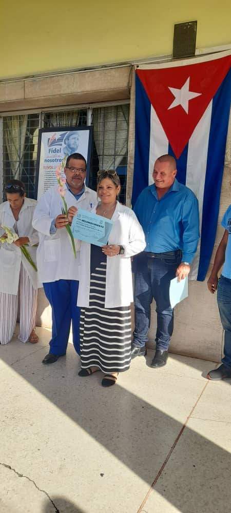 SaludDPinar's tweet photo. En el Centro Provincial de Higiene, Epidemiología y Microbiología #PinardelRío, acto en saludo al 3 de diciembre, Día de la Medicina Latinoamericana y actividades por el #DíaMundialDelVIH 
¡Muchas felicidades a todos los que realizan la humanitaria labor de salvar vidas!  #Cuba https://t.co/2wWkkyzlCq